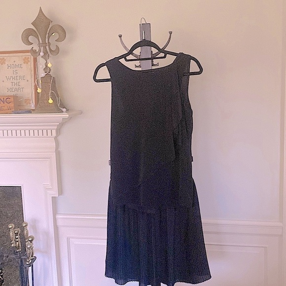 Fly Away Vertical Ruffle Blouse in Wrinkle Resistant Travel Separates Small - Picture 6 of 12